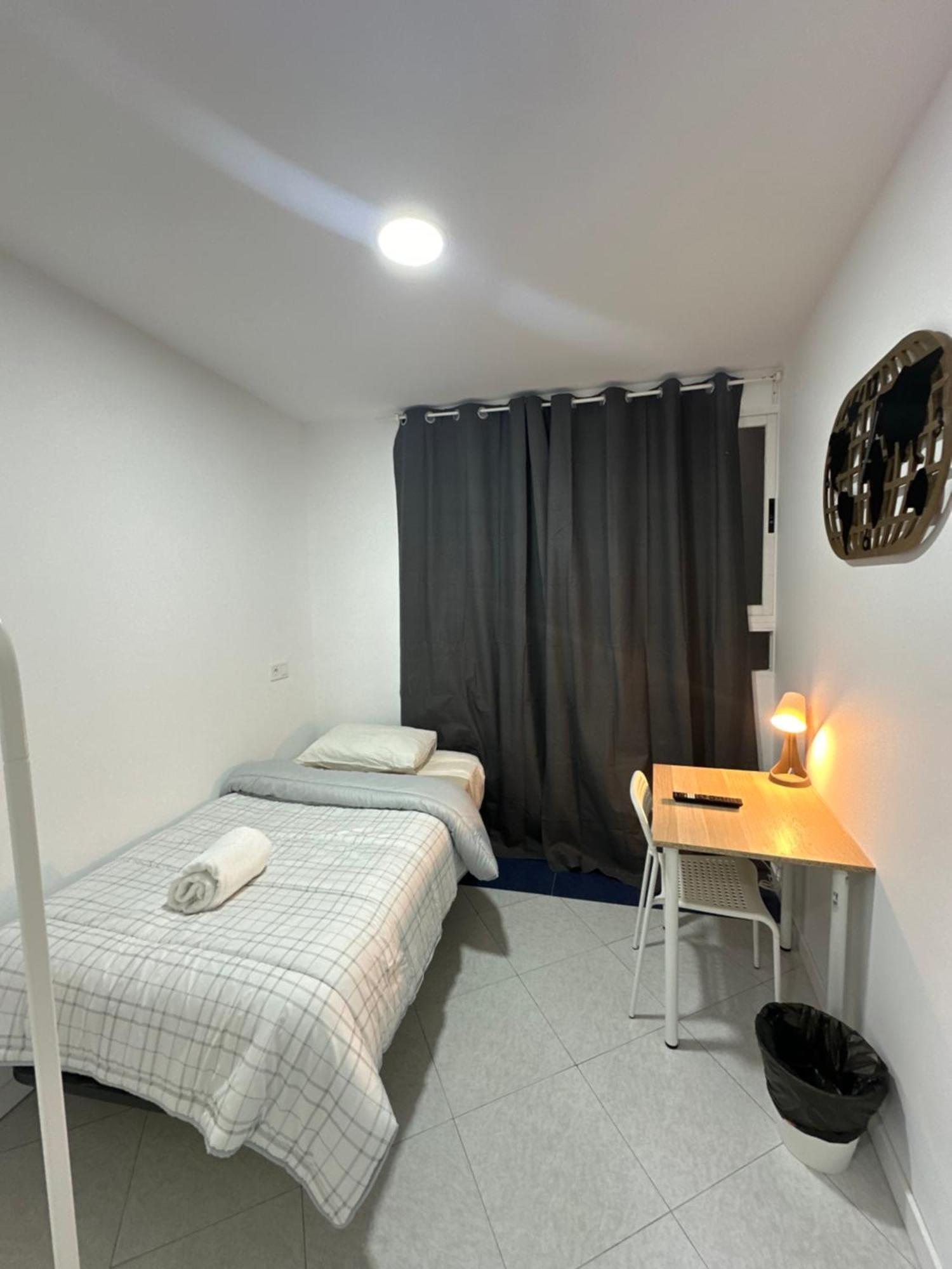 Rooms Mediavilla Madrid Exteriör bild