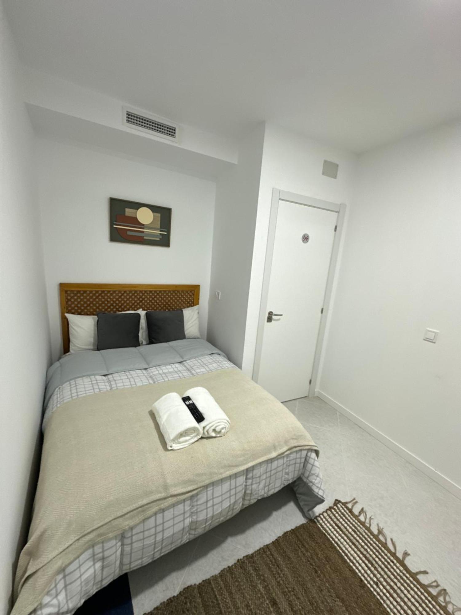 Rooms Mediavilla Madrid Exteriör bild