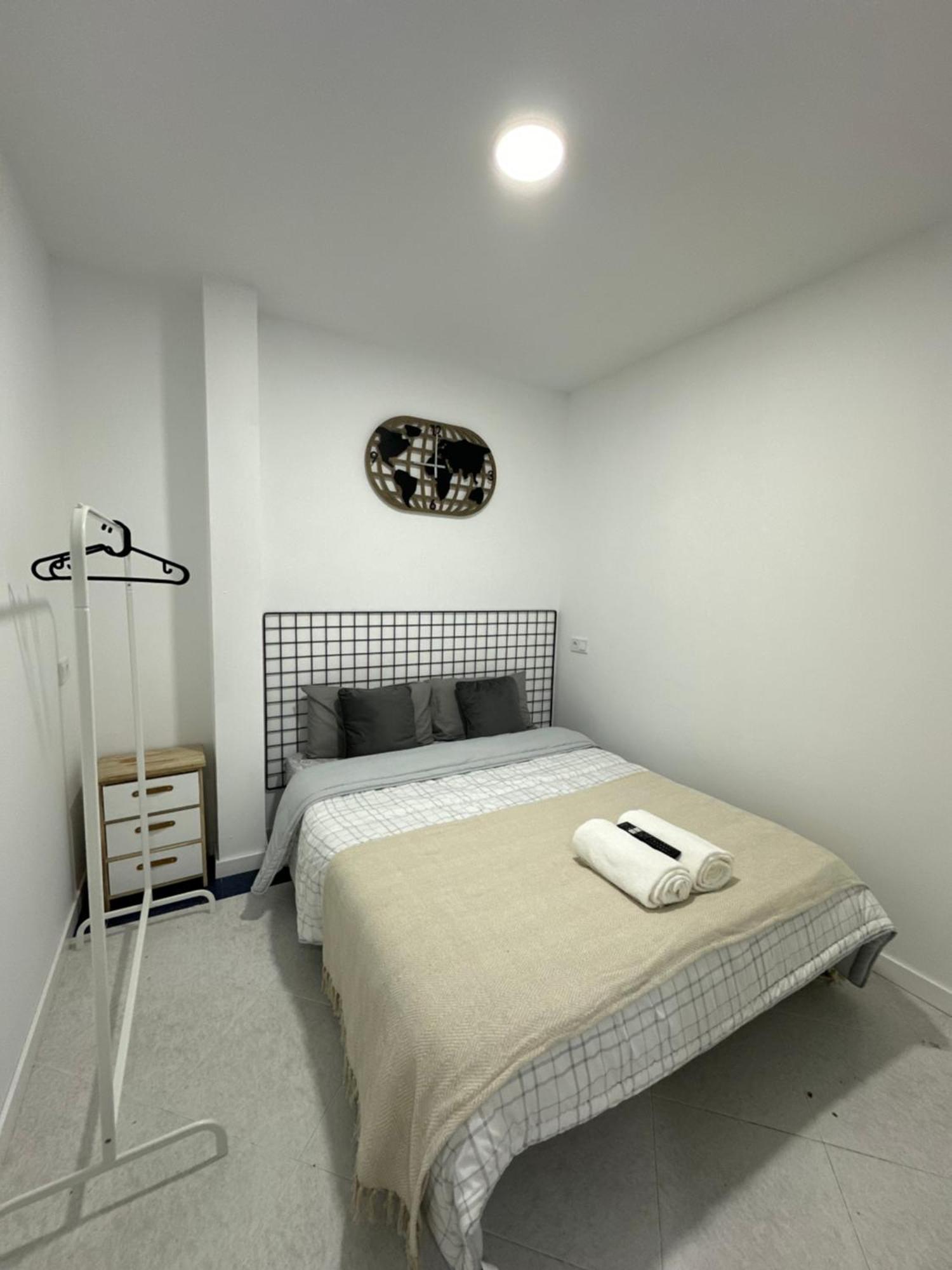 Rooms Mediavilla Madrid Exteriör bild