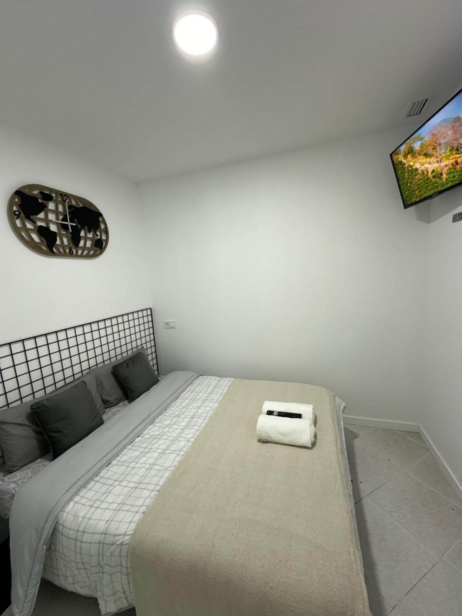 Rooms Mediavilla Madrid Exteriör bild