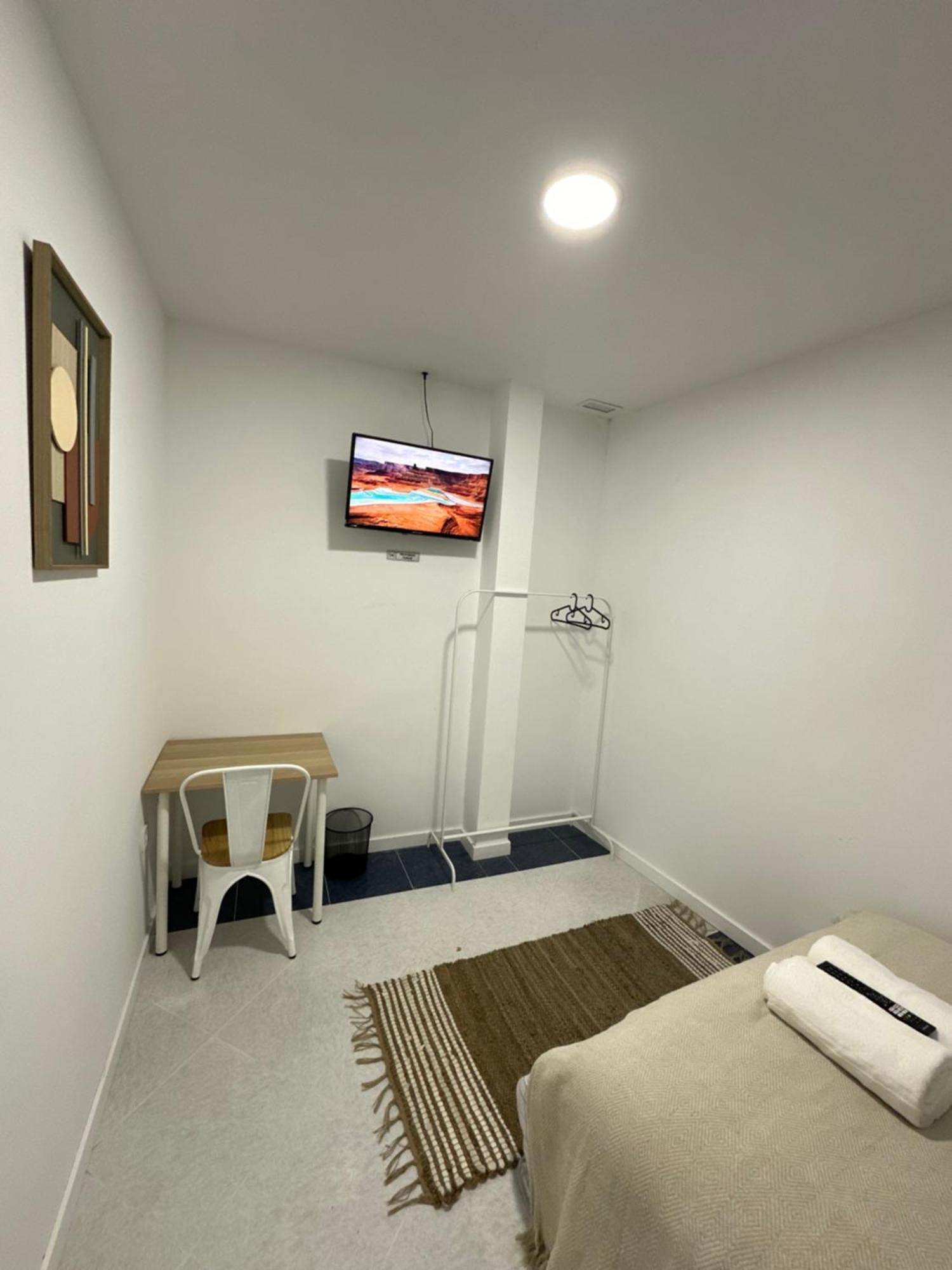 Rooms Mediavilla Madrid Exteriör bild