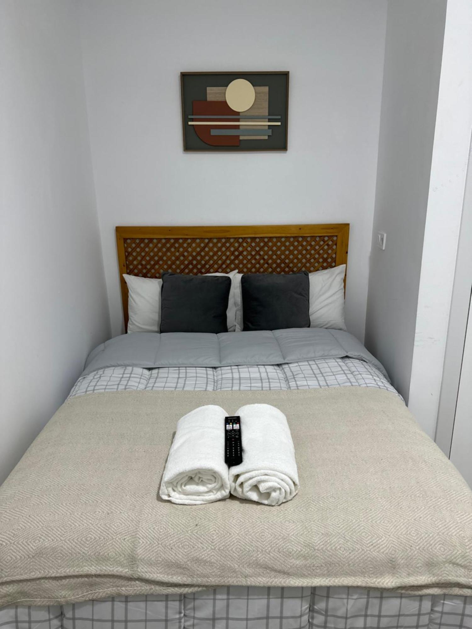 Rooms Mediavilla Madrid Exteriör bild